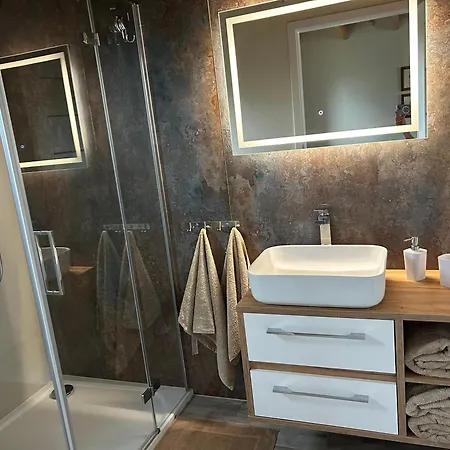 Nad Zalewem Kamienskim Dobre Wiatry 홀리데이파크 *